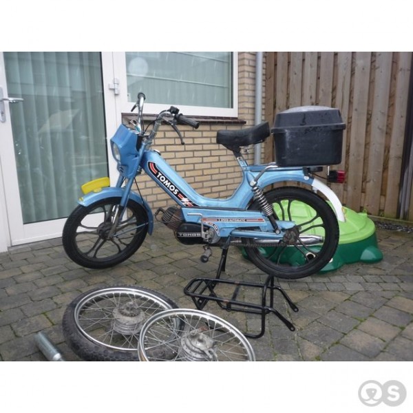 tomos blauw.jpg (76.23 KiB) 7353 keer bekeken tomos blauw.jpg